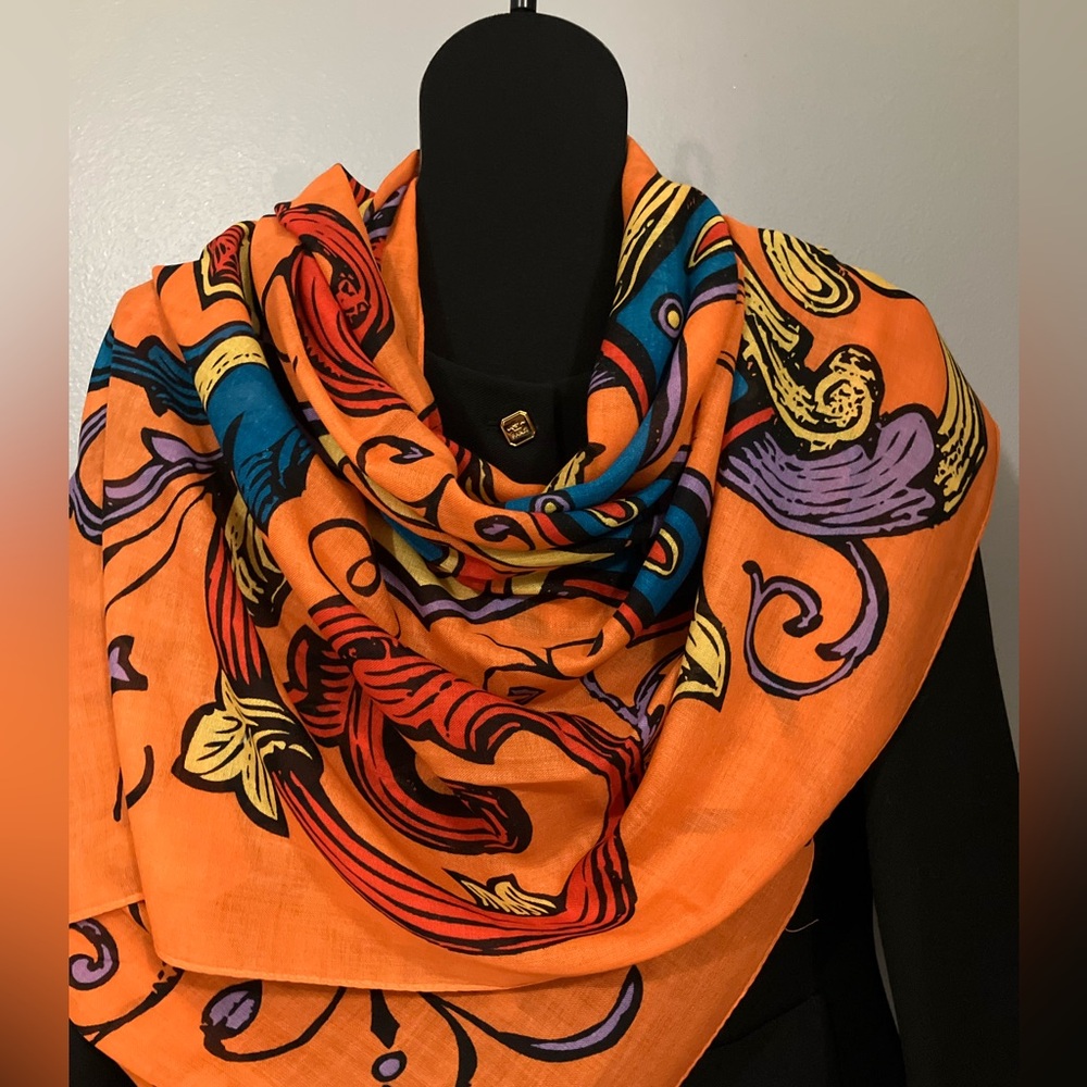 NWOT 100% wool scarf shawl